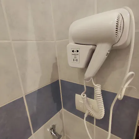 Mani Pensión Cagliari