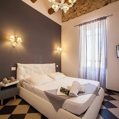 Mani Guest house 2*