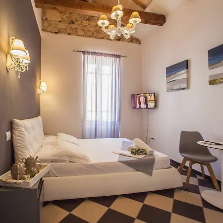 Guest house Mani 2*