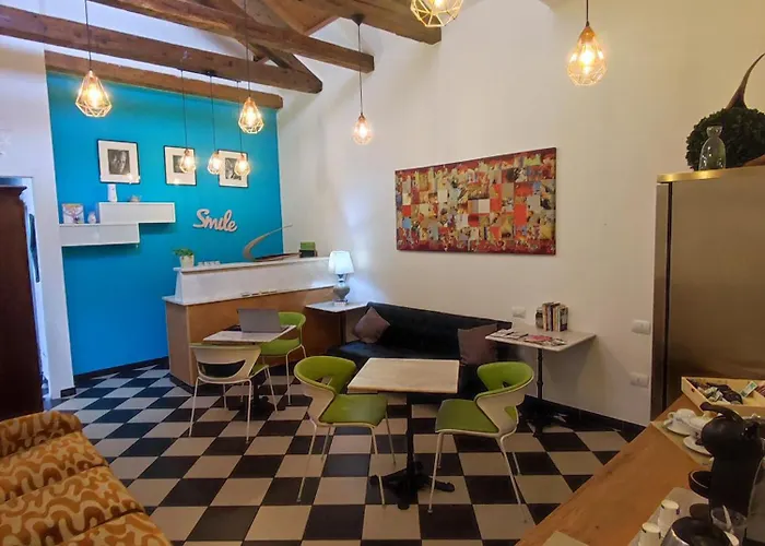 Mani 招待所 卡利亚里