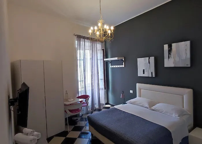 招待所 Mani 卡利亚里